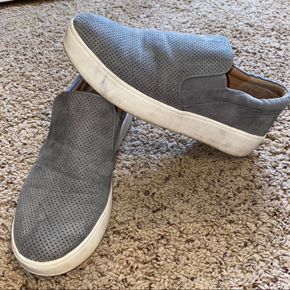 LIGHTLY WORN STEVE MADDEN PLATFORM GREY SLIP ON’s